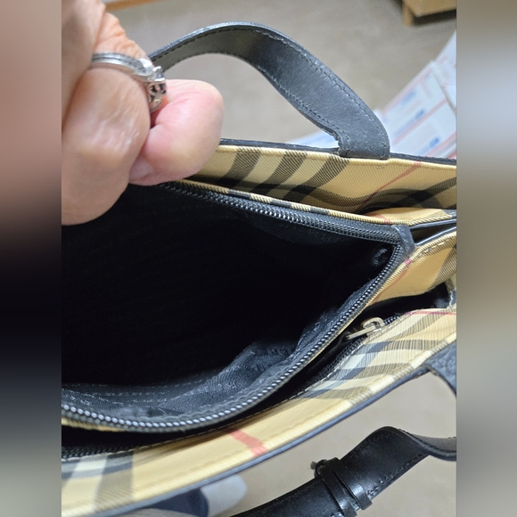 EUC NOVA CHECK BURBERRY PVC VINTAGE TOTE - Picture 10 of 12